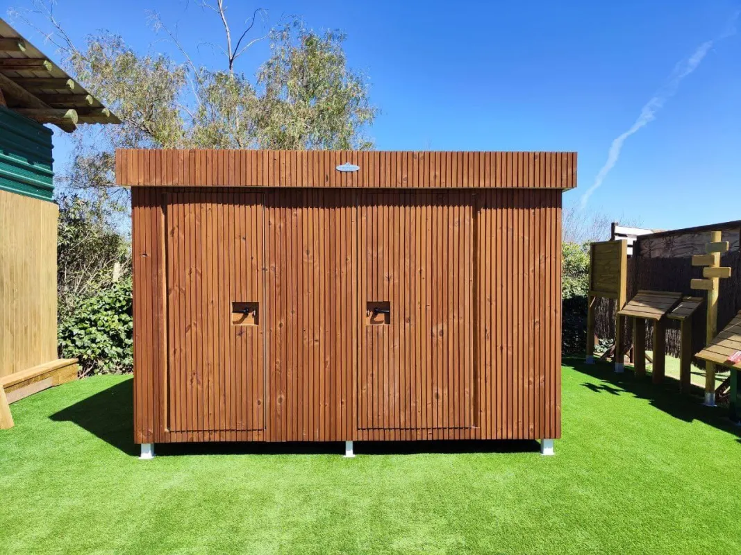 ASEO PORTÁTIL CON REVESTIMIENTO DE TRIPLO