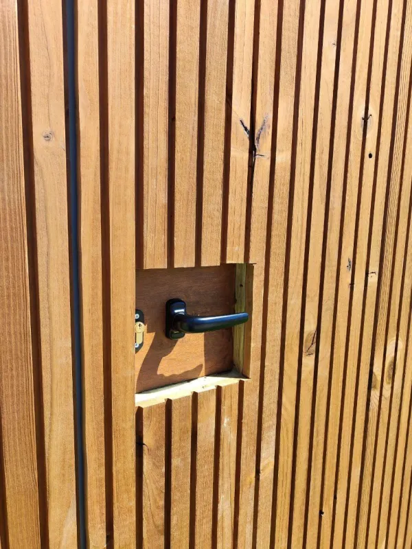 ASEO PORTÁTIL CON REVESTIMIENTO DE TRIPLO