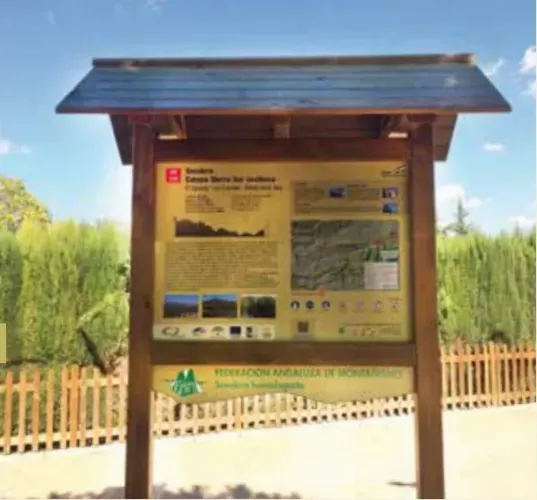 PANEL INTERPRETATIVO CON TEJADILLO