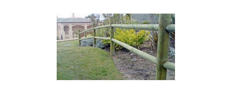 Cómo Clavar Postes de Madera en Tierra